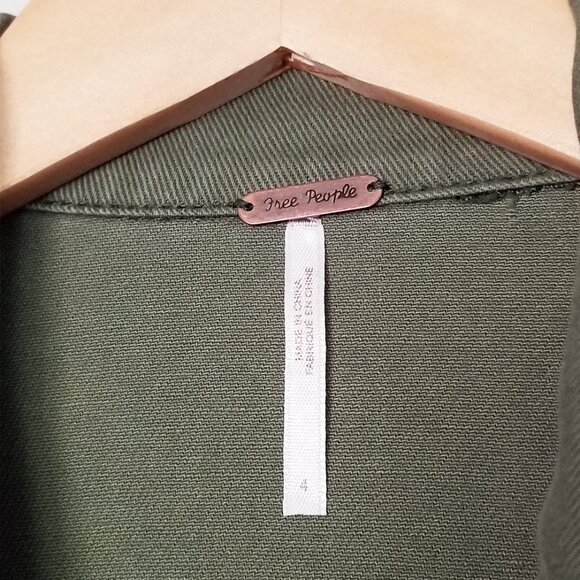 Free People Olive Army Green Distressed Crop Denim Jacket Size 4 100% Cotton - Picture 7 of 15